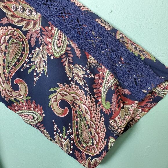 Collective Concepts Paisley Blouse Size Medium - Picture 4 of 5